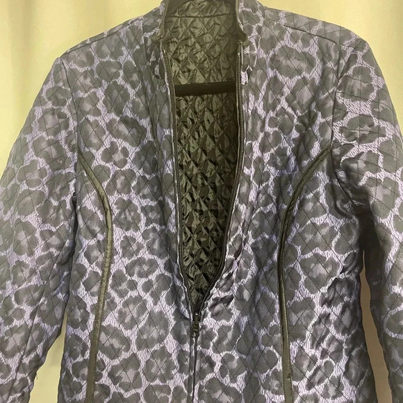 Chico’s Reversible nylon/poly jacket no tags size medium purple & black - Picture 5 of 7